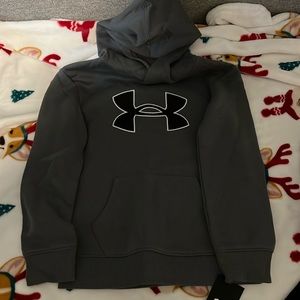 Boys under Armour sweatshirt